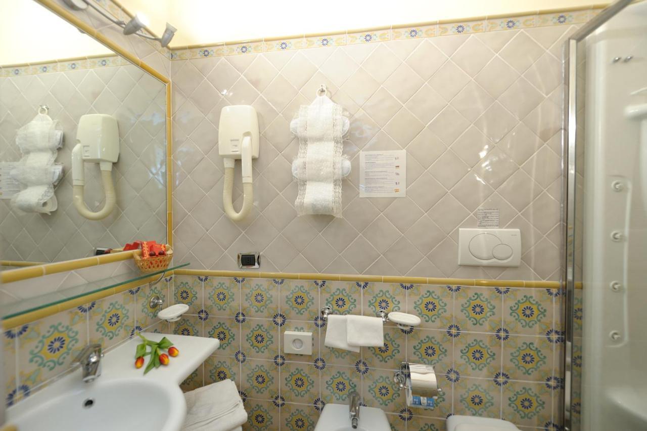 Amalfi Old Square Room & Apartments ภายนอก รูปภาพ