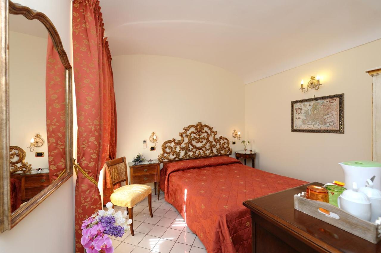Amalfi Old Square Room & Apartments ภายนอก รูปภาพ