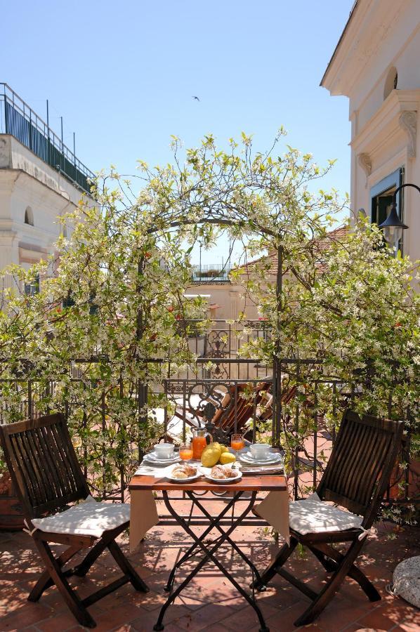 Amalfi Old Square Room & Apartments ภายนอก รูปภาพ
