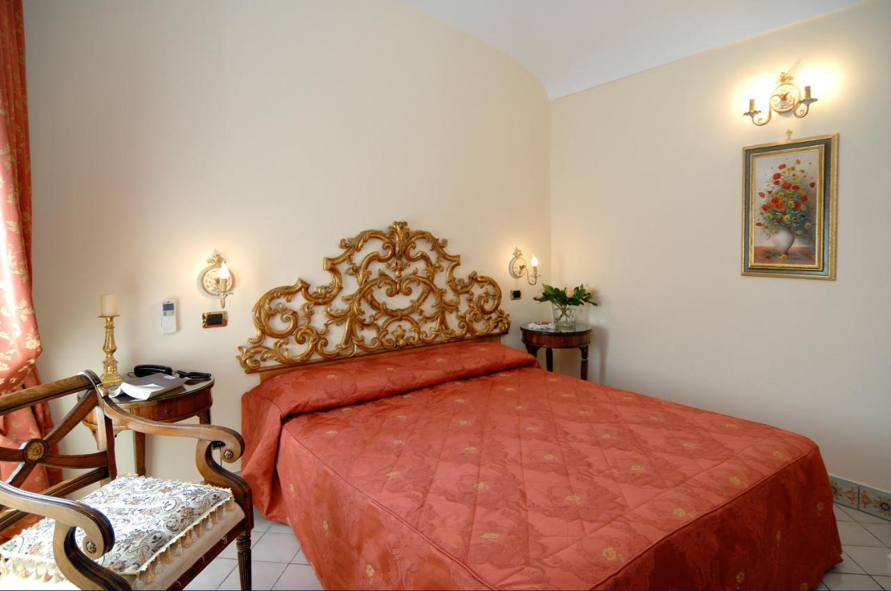 Amalfi Old Square Room & Apartments ภายนอก รูปภาพ