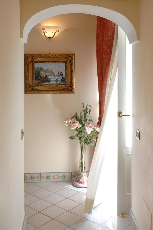 Amalfi Old Square Room & Apartments ภายนอก รูปภาพ