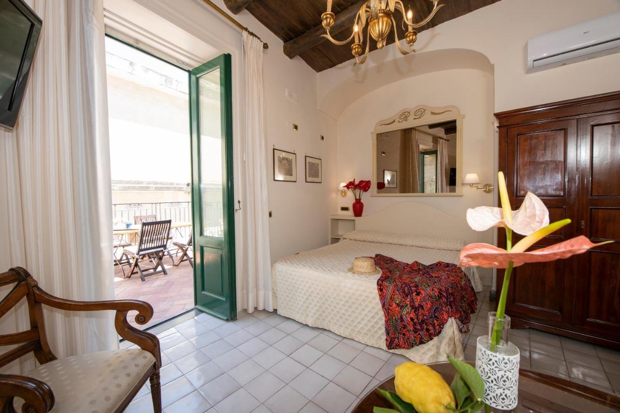 Amalfi Old Square Room & Apartments ภายนอก รูปภาพ