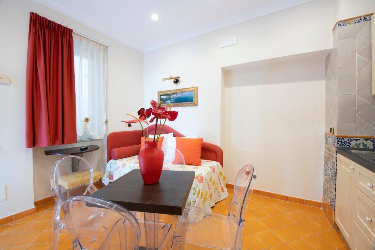Amalfi Old Square Room & Apartments ภายนอก รูปภาพ