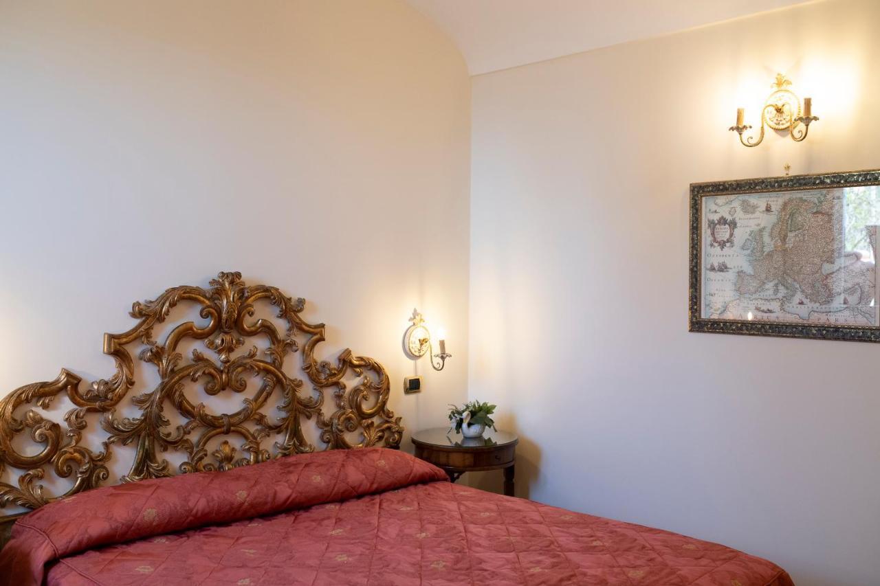 Amalfi Old Square Room & Apartments ภายนอก รูปภาพ