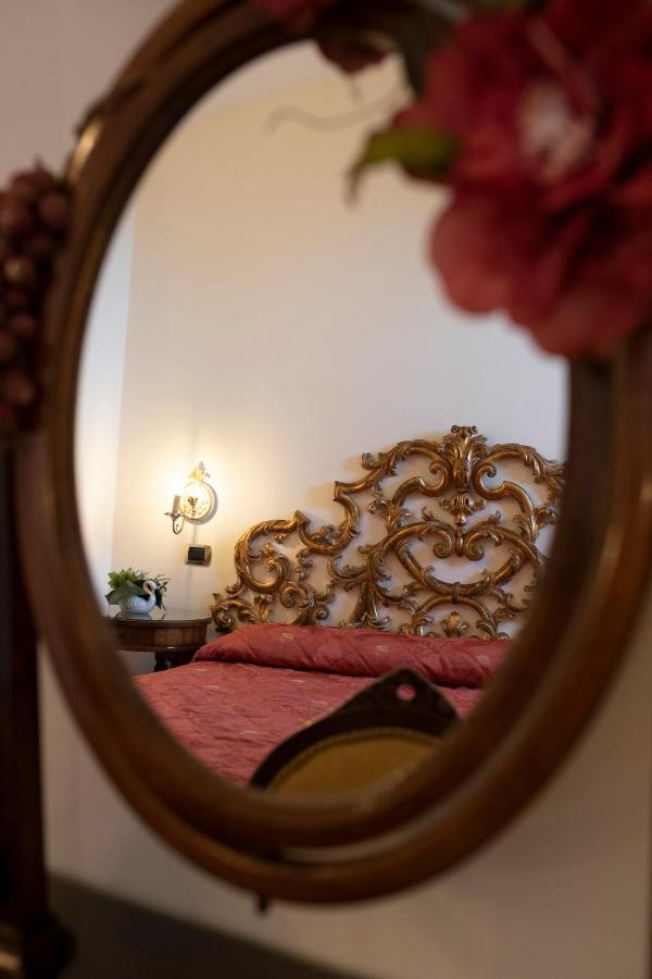 Amalfi Old Square Room & Apartments ภายนอก รูปภาพ