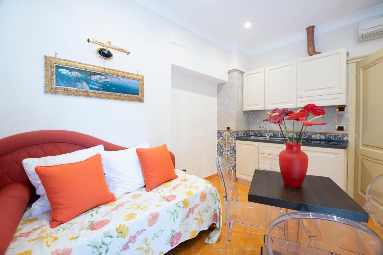 Amalfi Old Square Room & Apartments ภายนอก รูปภาพ