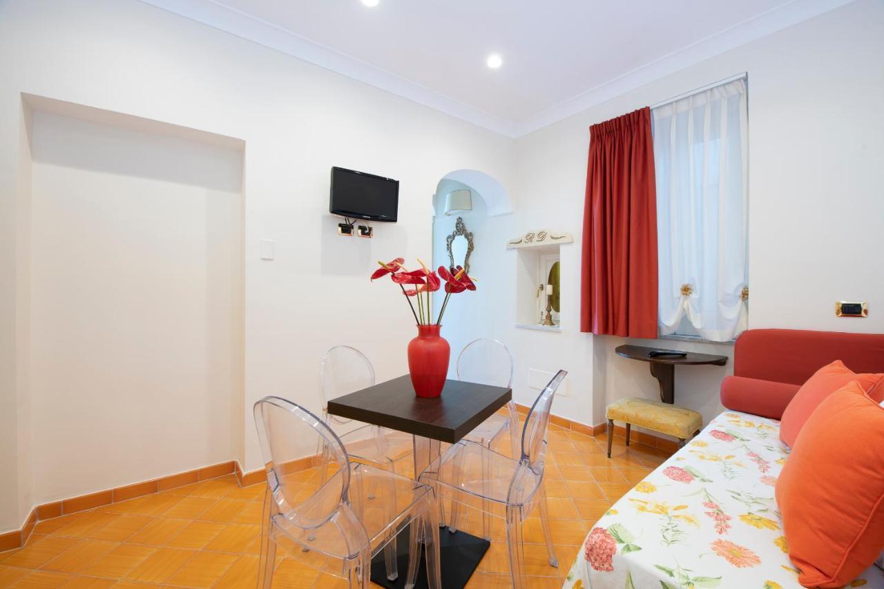 Amalfi Old Square Room & Apartments ภายนอก รูปภาพ