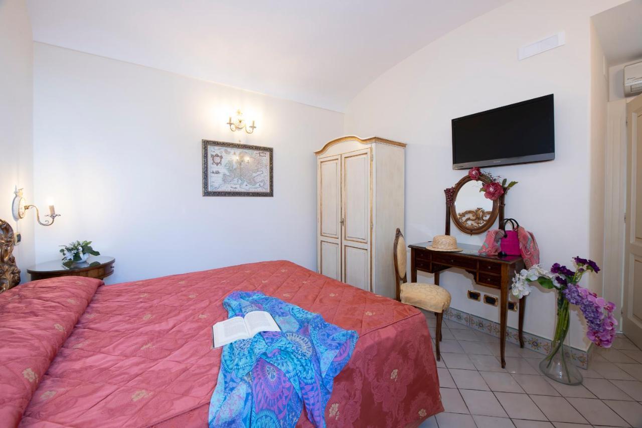 Amalfi Old Square Room & Apartments ภายนอก รูปภาพ